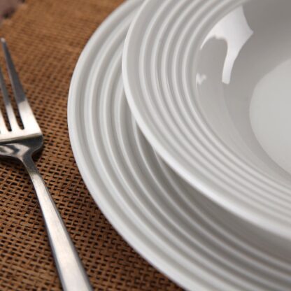 18-PIECE DINNER SET CIRCLE RELIEF - Image 3